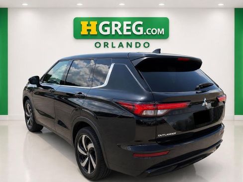 Used 2023 Mitsubishi Outlander SE FWD image 2
