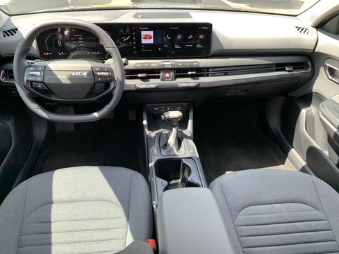 Used 2025 Kia K4 EX FWD image 21