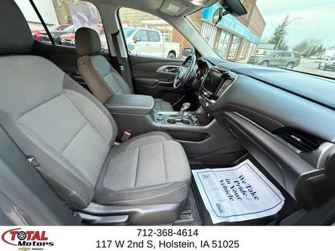 Used 2021 Chevrolet Traverse LT FWD image 15