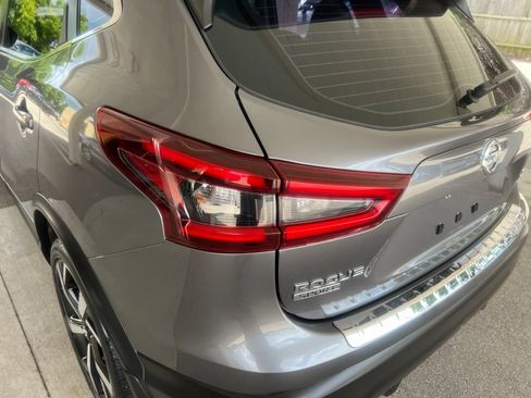 Certified 2022 Nissan Rogue Sport SL AWD/4WD image 35