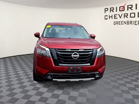 Used 2023 Nissan Pathfinder SL w/ Lighting Package (N92) AWD/4WD image 3
