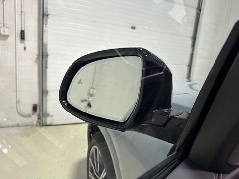 Used 2025 BMW X5 xDrive40i w/ M Sport Package image 15