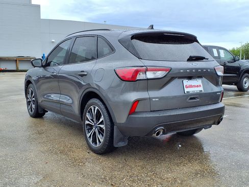 Used 2022 Ford Escape SE w/ SE Sport Appearance Package AWD/4WD image 3