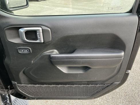 Used 2021 Jeep Wrangler Unlimited Sport image 40