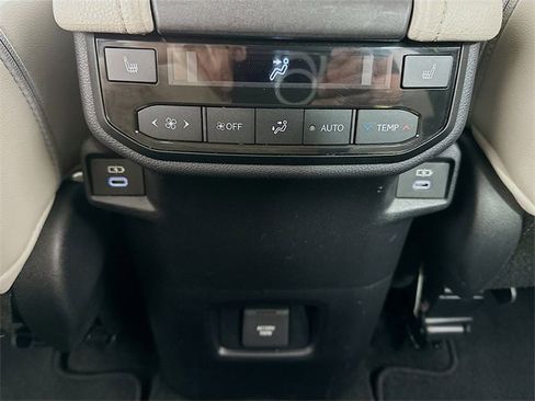 Used 2024 Toyota Grand Highlander XLE image 13