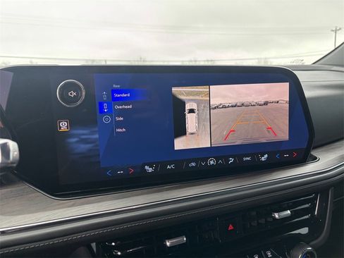 Used 2026 Chevrolet Tahoe Z71 w/ Comfort Package image 19