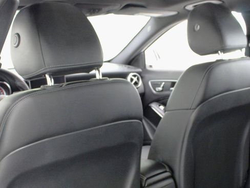 Used 2020 Mercedes-Benz GLA 250 w/ Convenience Package image 38
