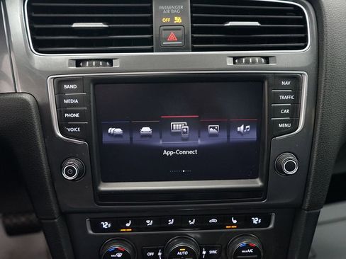 Used 2016 Volkswagen e-Golf SEL Premium image 36