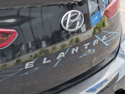 Used 2019 Hyundai Elantra SEL w/ Cargo Package image 10