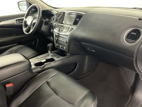 Used 2019 Nissan Pathfinder SL image 30
