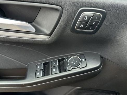 Used 2025 Ford Escape Platinum image 37