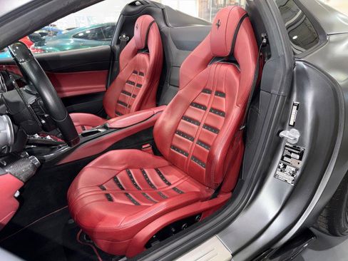 Used 2021 Ferrari 812 GTS image 5