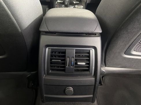 Used 2018 BMW 330i xDrive Sedan w/ Premium Package image 16