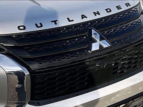 Used 2022 Mitsubishi Outlander SEL Black Edition image 28