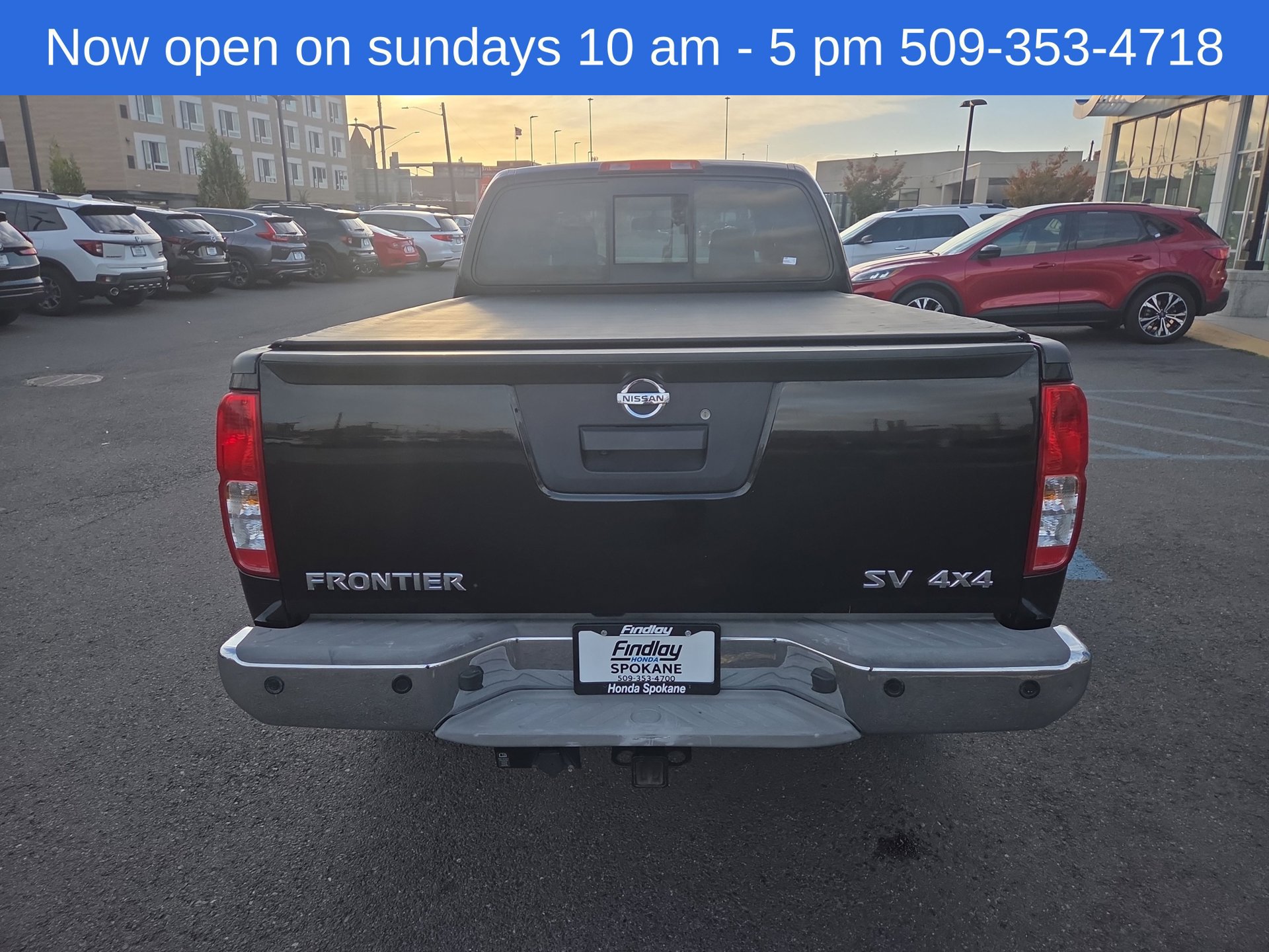 Used 2016 Nissan Frontier SV w/ SV Value Truck Package AWD/4WD image 4