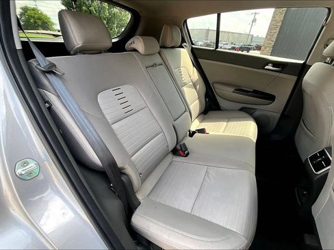 Used 2018 Kia Sportage LX w/ LX Technology Package AWD/4WD image 28