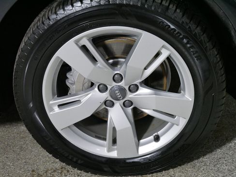 Used 2018 Audi Q5 2.0T Premium Plus w/ Premium Plus Package image 15