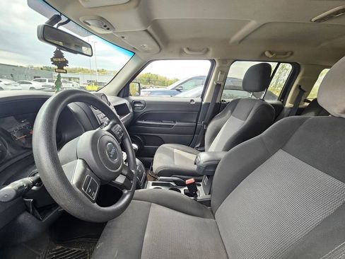 Used 2016 Jeep Patriot Sport w/ Power Value Group AWD/4WD image 9