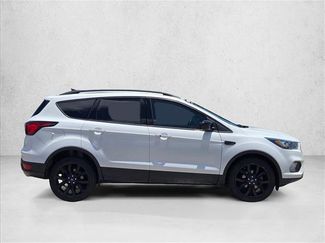Used 2019 Ford Escape SE FWD video 4