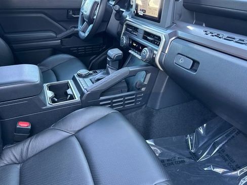 Used 2025 Toyota Tacoma SR5 image 19