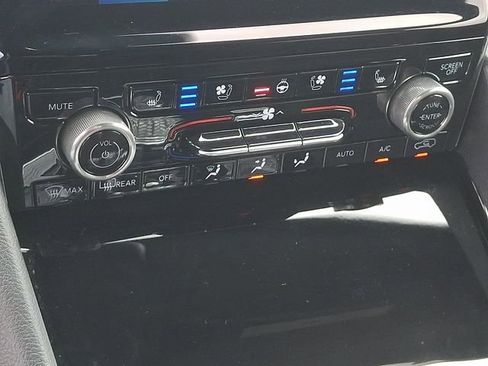 Used 2025 Jeep Grand Cherokee Summit w/ Obsidian Package image 15