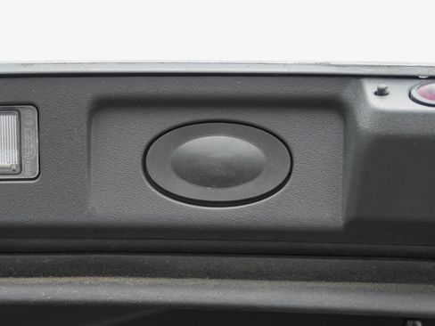 Used 2025 Rivian R1S Adventure AWD/4WD image 36