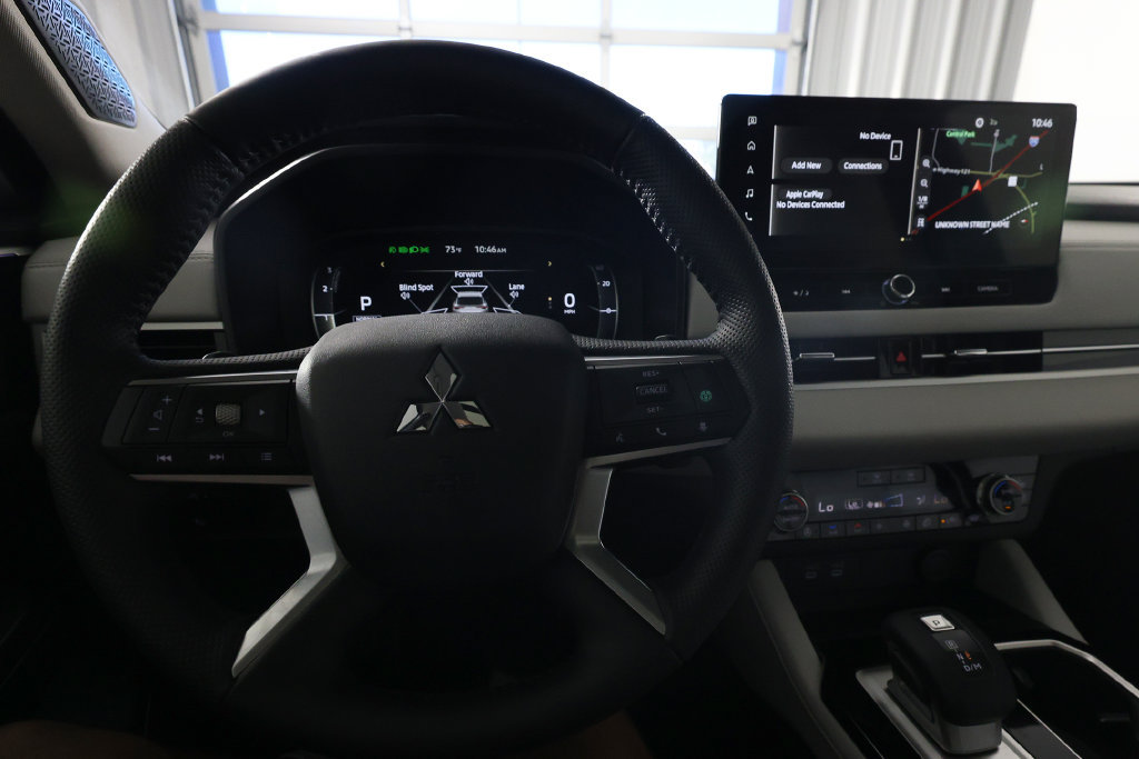 Used 2025 Mitsubishi Outlander AWD image 20