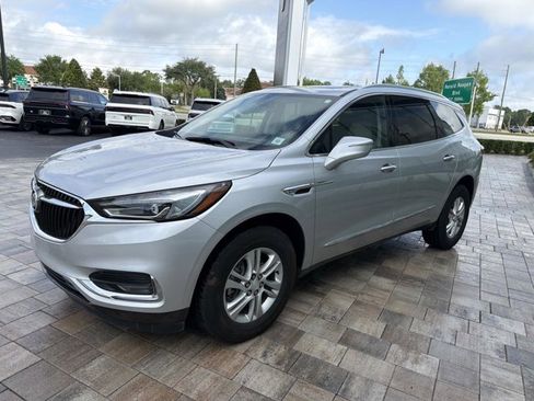 Used 2021 Buick Enclave Essence w/ Sound and Sites Package FWD image 6