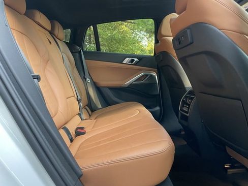 Used 2022 BMW X6 xDrive40i w/ Premium Package image 18