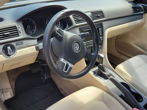 Used 2015 Volkswagen Passat 1.8T Limited Edition FWD image 8