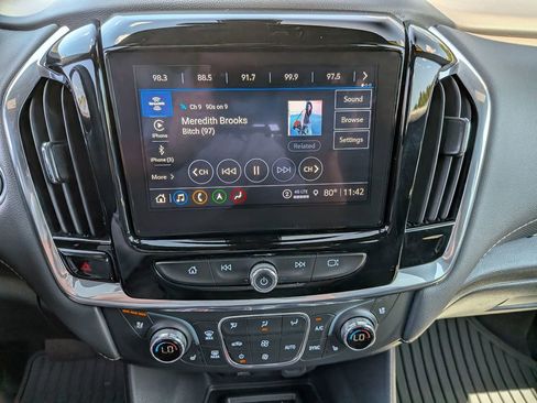 Used 2023 Chevrolet Traverse Premier FWD image 29