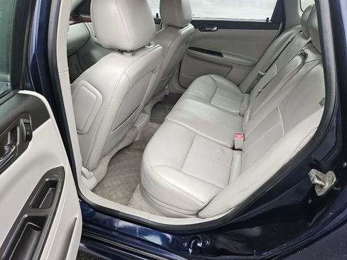 Used 2009 Chevrolet Impala LT w/ Luxury Edition Package image 13