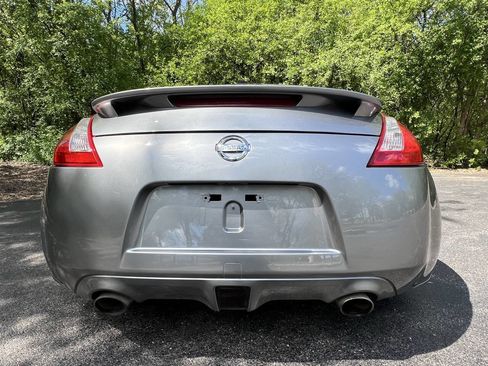 Used 2009 Nissan 370Z Touring w/ Sport Pkg RWD image 4