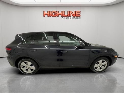 Used 2020 Porsche Cayenne AWD/4WD image 4