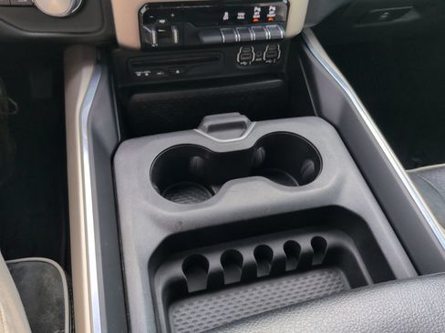 Used 2019 RAM 1500 Laramie w/ Sport Appearance Package AWD/4WD image 32