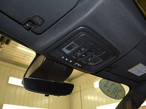 Used 2024 GMC Sierra 2500 AT4 w/ AT4 Premium Plus Package image 28