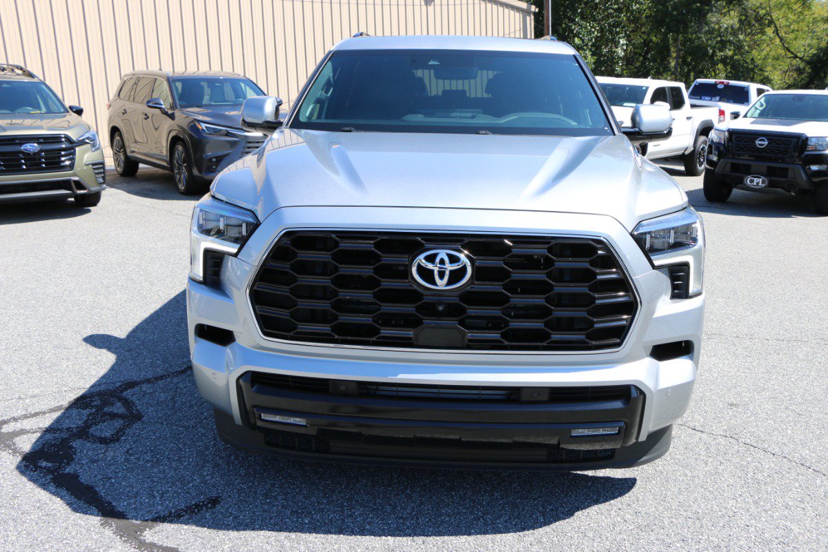 Used 2023 Toyota Sequoia Platinum AWD/4WD image 11