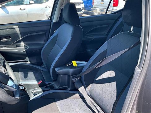 Used 2025 Nissan Versa SV FWD image 23