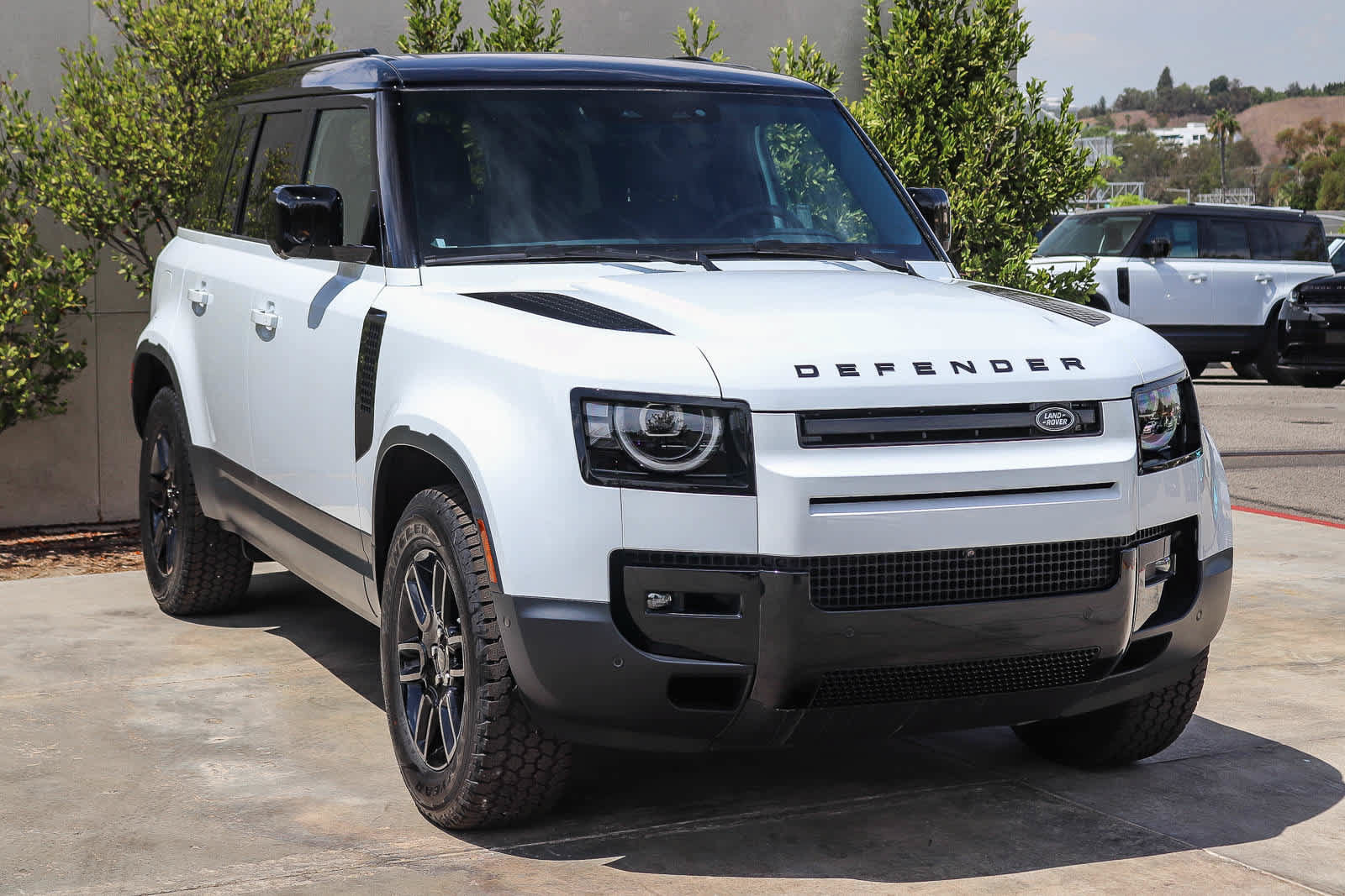 New 2026 Land Rover Defender 110 S AWD/4WD image 3