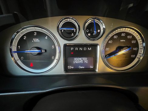 Used 2014 Cadillac Escalade Premium image 17