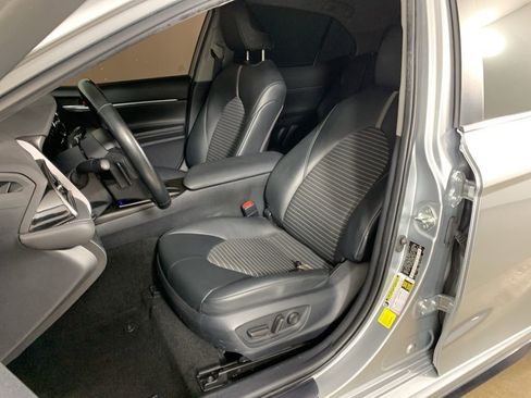 Used 2023 Toyota Camry SE w/ Convenience Package image 24