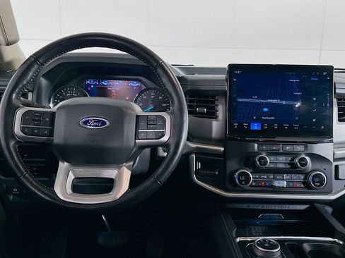 Used 2024 Ford Expedition Max XLT image 18