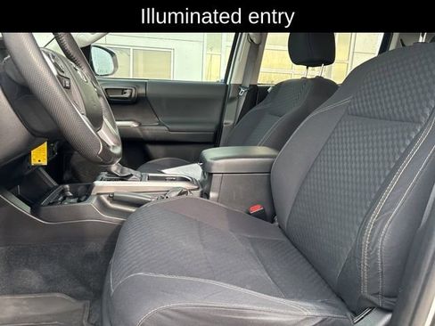 Used 2021 Toyota Tacoma SR5 w/ Trail Edition image 10