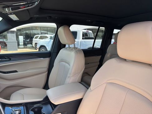 New 2026 Jeep Grand Cherokee Limited AWD/4WD image 28