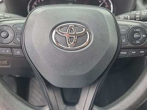 Used 2024 Toyota RAV4 XLE AWD/4WD image 22