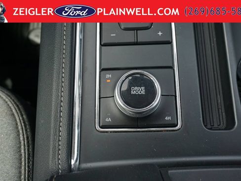 Used 2024 Ford Expedition XLT AWD/4WD image 25