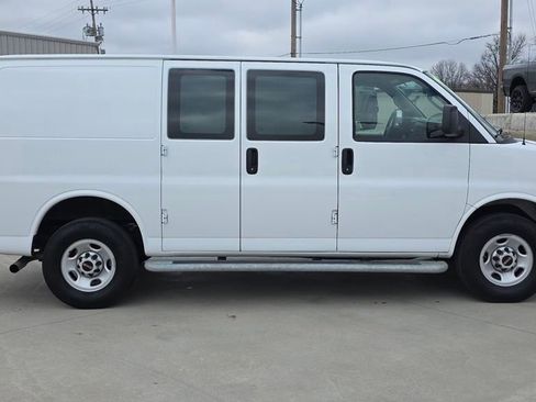 Used 2024 GMC Savana 2500 w/ Driver Convenience Package RWD image 6