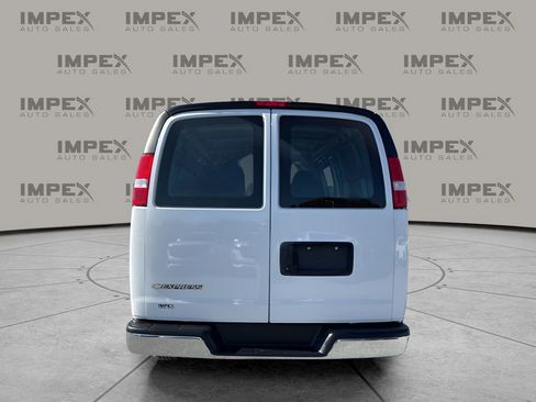 Used 2023 Chevrolet Express 2500 w/ Driver Convenience Package image 4