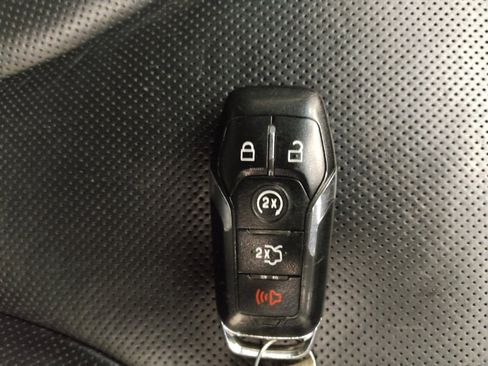 Used 2016 Lincoln MKX Reserve w/ Driver Assistance Package AWD/4WD image 32
