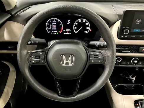 Used 2023 Honda HR-V LX image 6